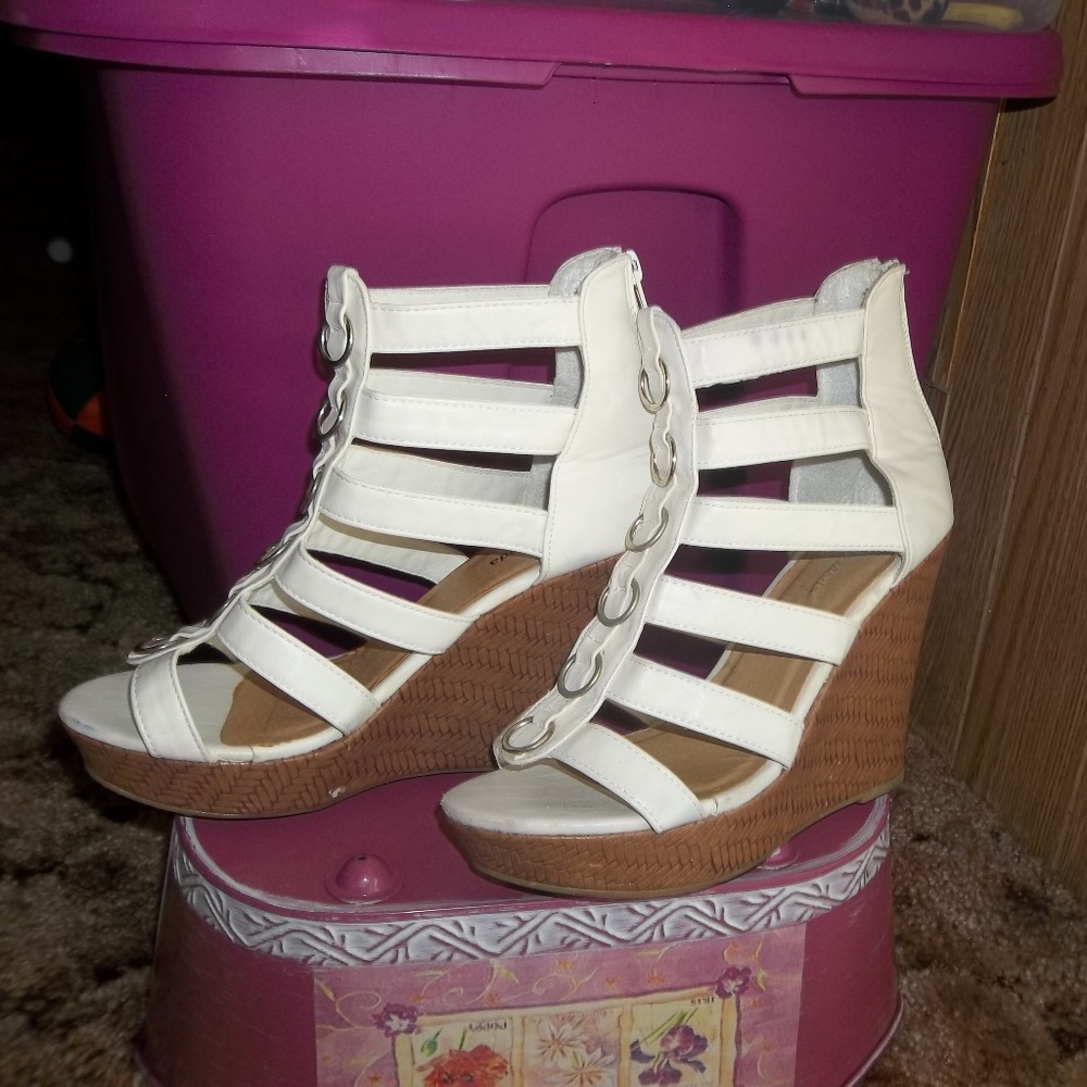 BN Sexy Strappy Shoes Wedges w/ Metal Rings